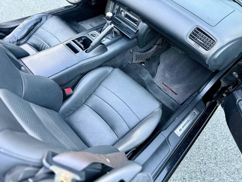 2002 Honda S2000 Interior image
