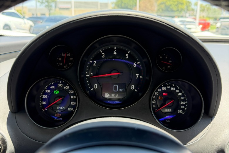 Gauge cluster of a Bugatti Veyron Grand Sport Vitesse
