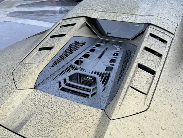 Engine bay of a green Lamborghini Temerario