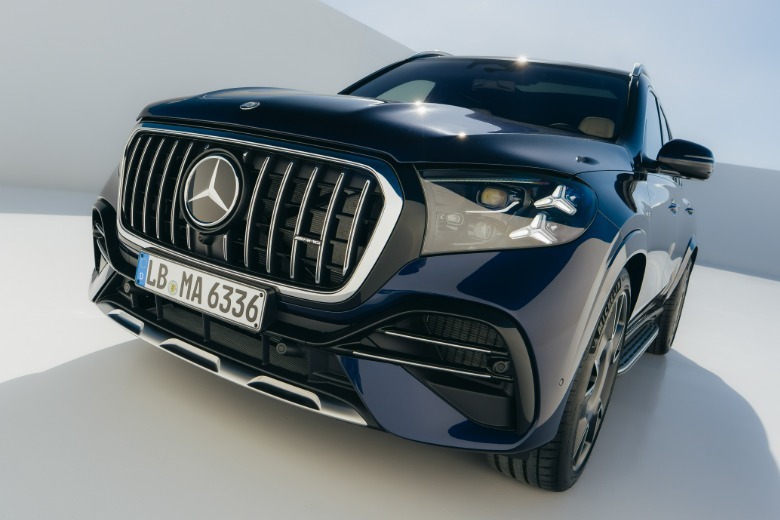Front end of a blue 2027 Mercedes-AMG GLS63