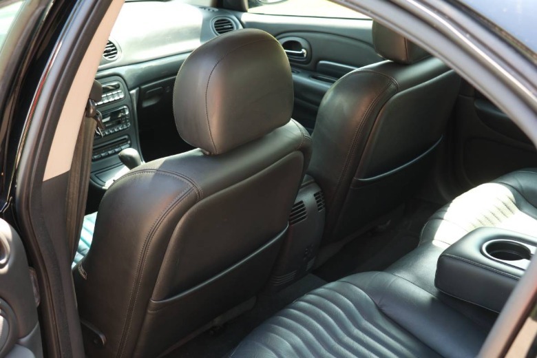 2002 Chrysler 300M Interior image