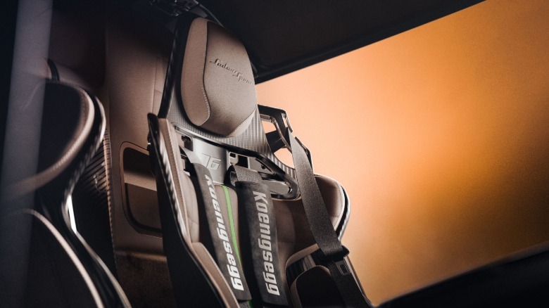 Koenigsegg Sadair's Spear factory racing harnesses
