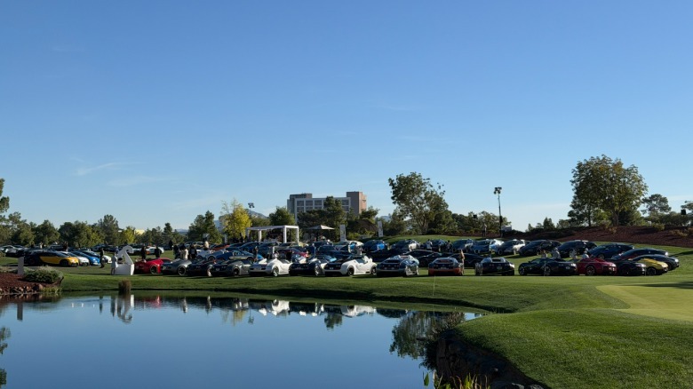 45 Bugatti Veyrons astatine nan Las Vegas Concours