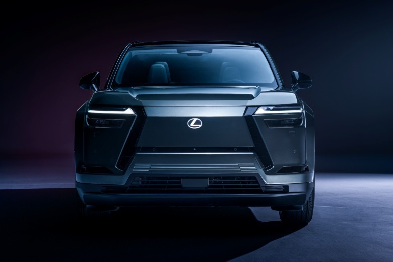 Front end of a Lexus TZ