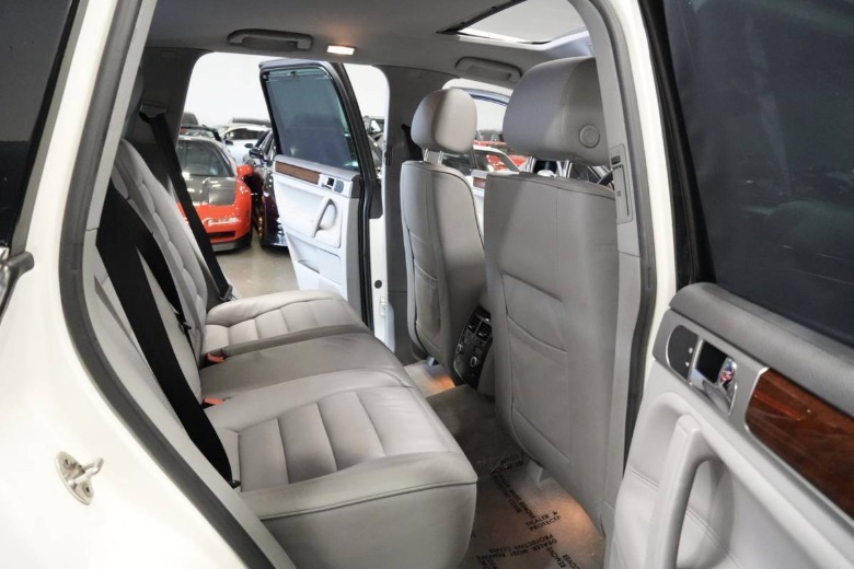 2004 Volkswagen Touareg V10 TDI interior image
