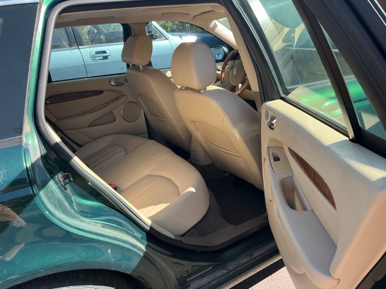2006 Jaguar X-Type estate Interior image