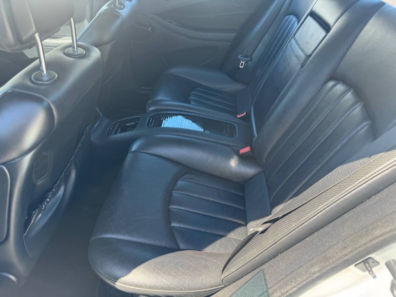 2008 Mercedes-Benz CLS 550 rear seat image