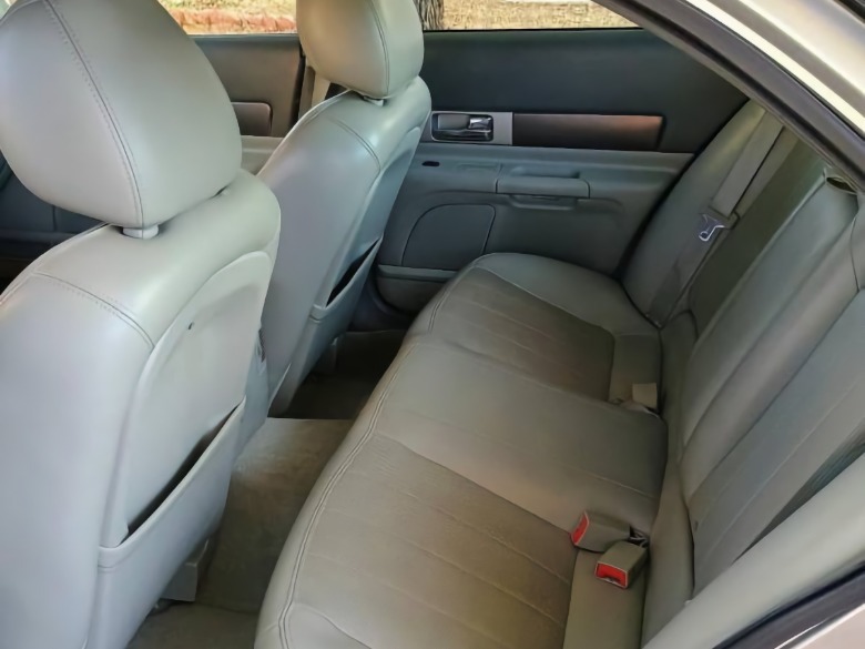 2003 Lincoln LS V8 rear seat image