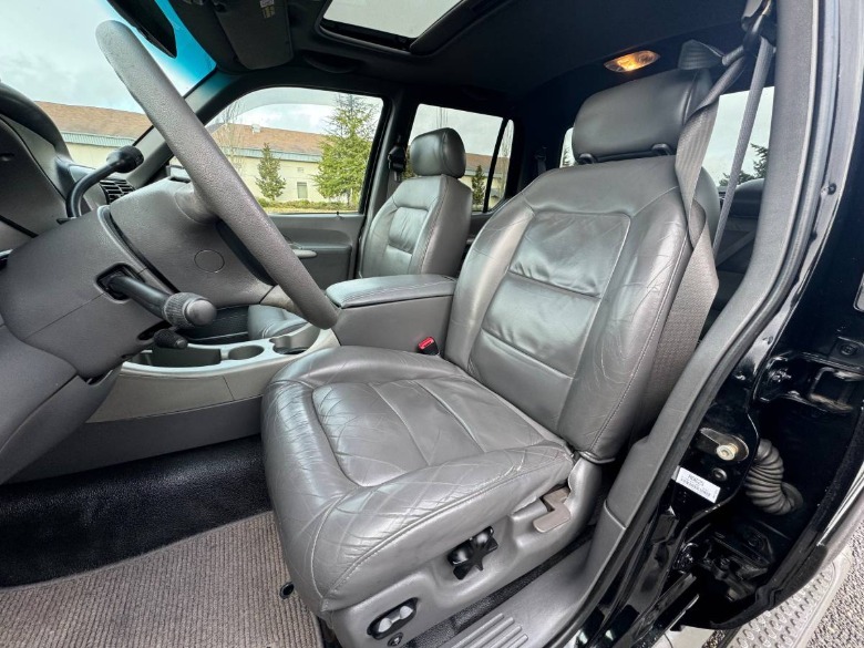 2001 Ford Explorer Sport Trac 4WD Interior image