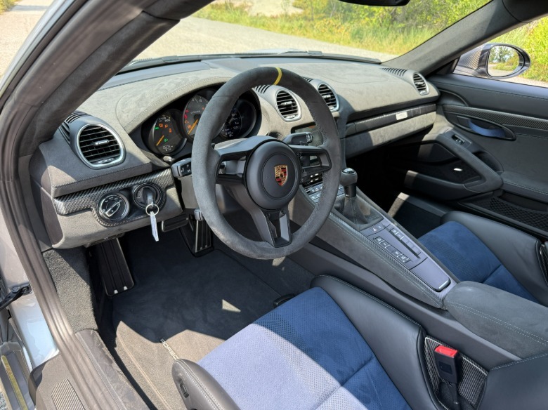 2025 Porsche 718 Cayman GT4 RS interior