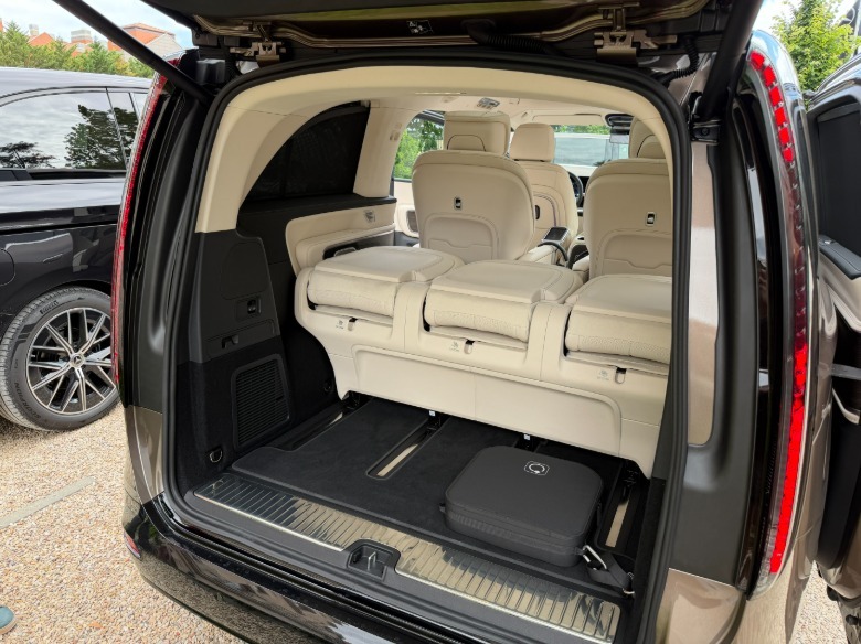 Cargo area of a Mercedes-Benz VLE
