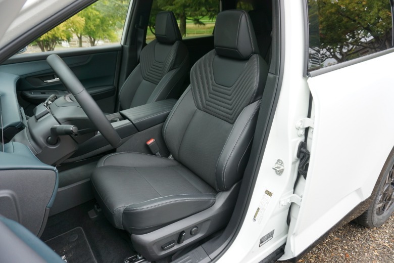 2027 Nissan Rogue Hybrid front seats