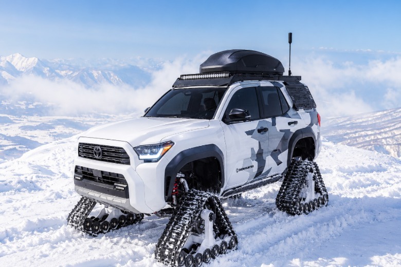 Front 3/4 view of the Toyota 4Runner Snowhunter concept.