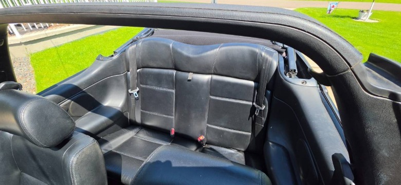 2001 Volkswagen Cabrio Convertible GLX back seat image