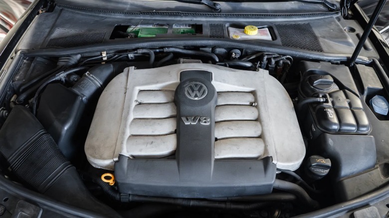 A look under the hood of the Passat W8 showing the engine