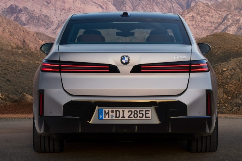 Rear end of a silver 2027 BMW 7 Series