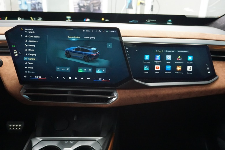 2027 BMW iX5 60 xDrive dashboard