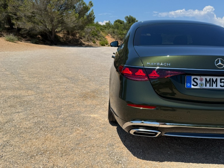 2027 Mercedes-Maybach S580 rear view