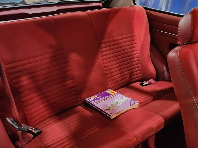 1980 Honda Civic 1500GL rear seat image