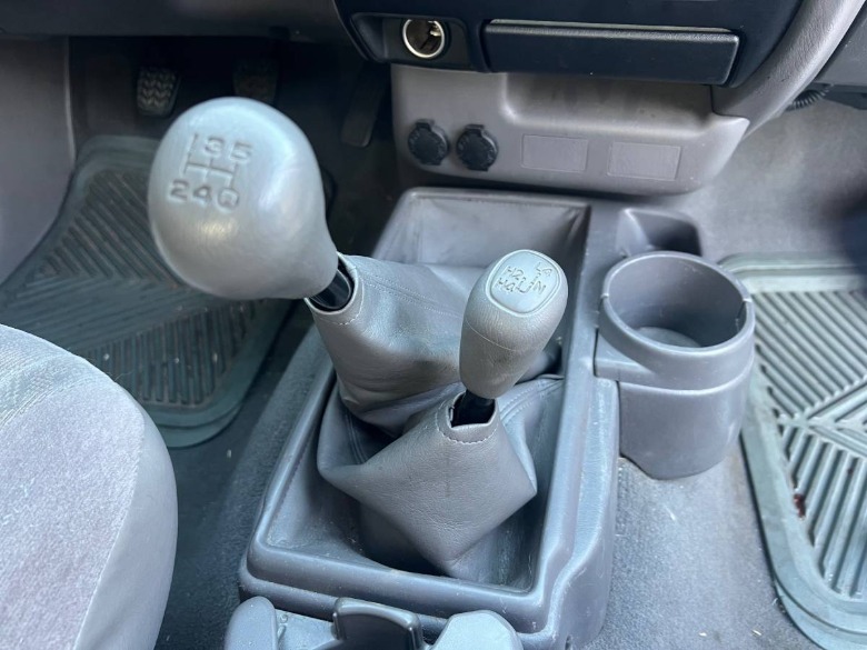 2003 Toyota Tacoma 4X4 shifters image