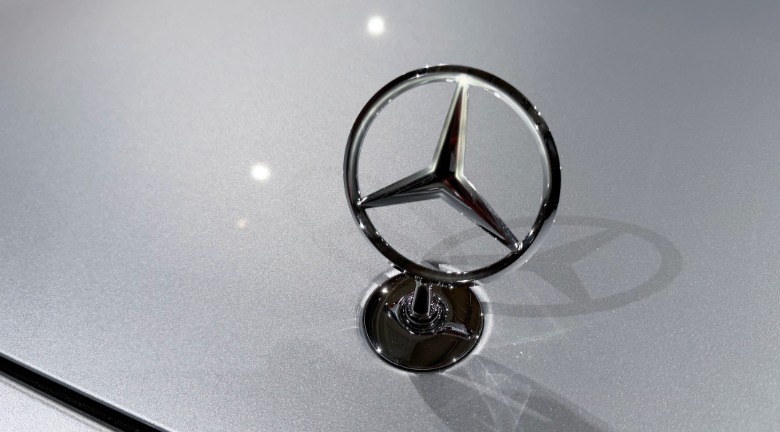 2027 Mercedes-Benz S-Class emblem