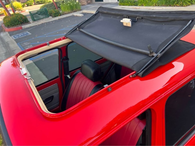 1982 Renault R5 sunroof image