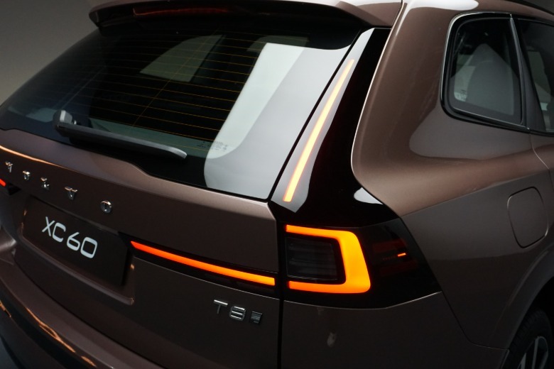 2028 Volvo XC60 T8 taillight