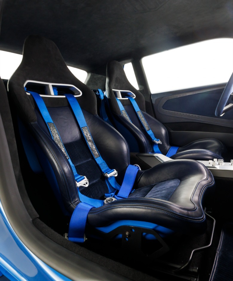 Front seats of the Renault 8 Gordini concept