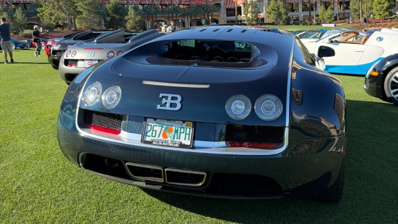 Rear end of a blue carbon Bugatti Veyron Super Sport