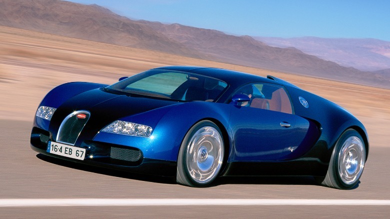 Front 3/4 position of nan Bugatti Veyron concept