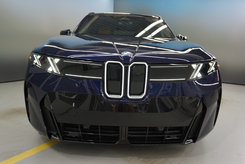 2027 BMW iX5 60 xDrive grille