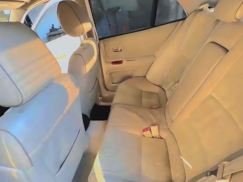 Custom 2001 Lexus IS300 rear seats image