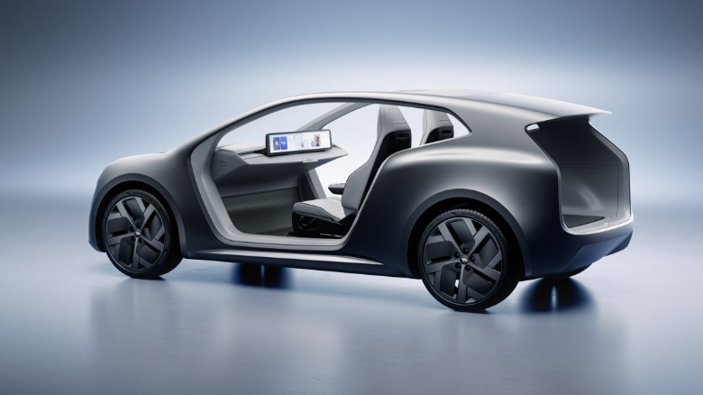 Rear 3/4 view of the Lucid Lunar