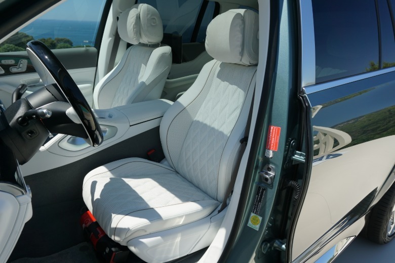 2027 Mercedes-Maybach GLS680 front seats