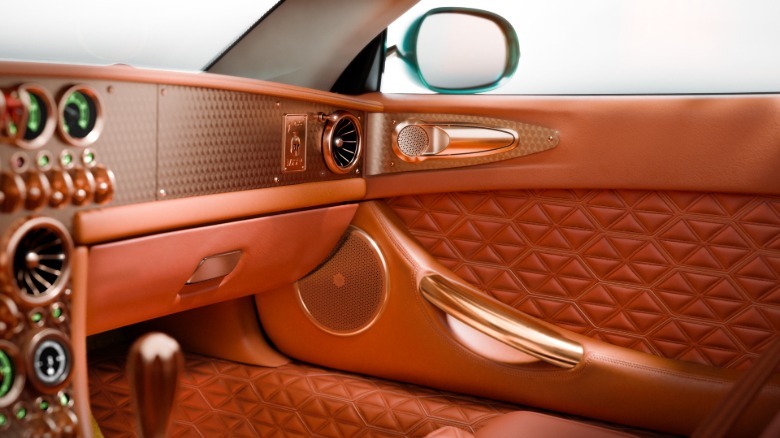 Interior door panel of a Spyker C8 Preliator XXV