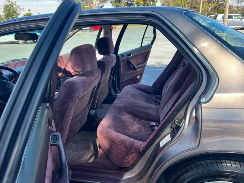 1992 Honda Accord LX rear seat area image