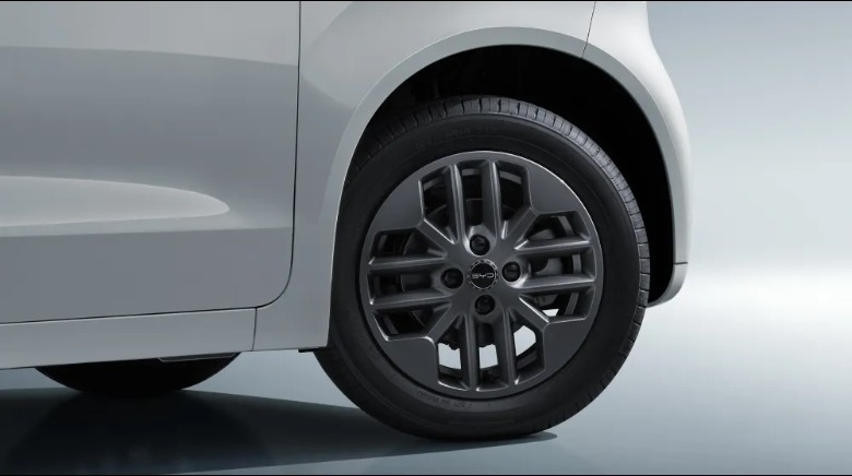 Wheel of the BYD Racco.