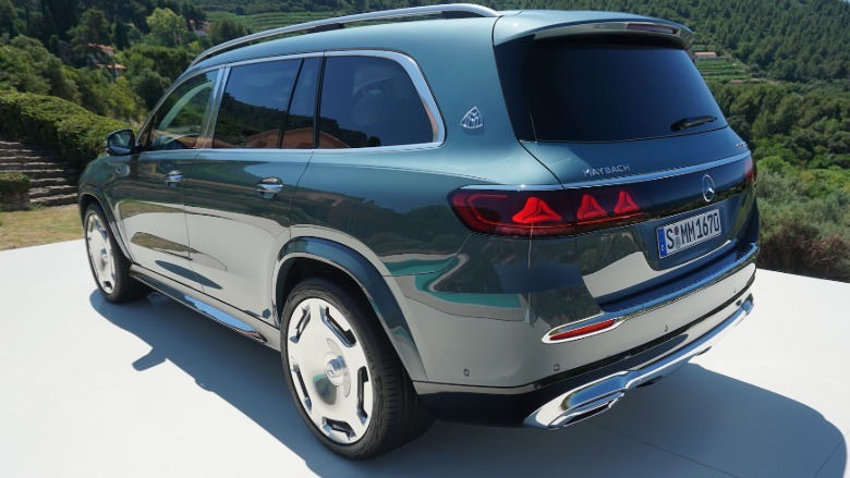 2027 Mercedes-Maybach GLS680 rear 3/4 view