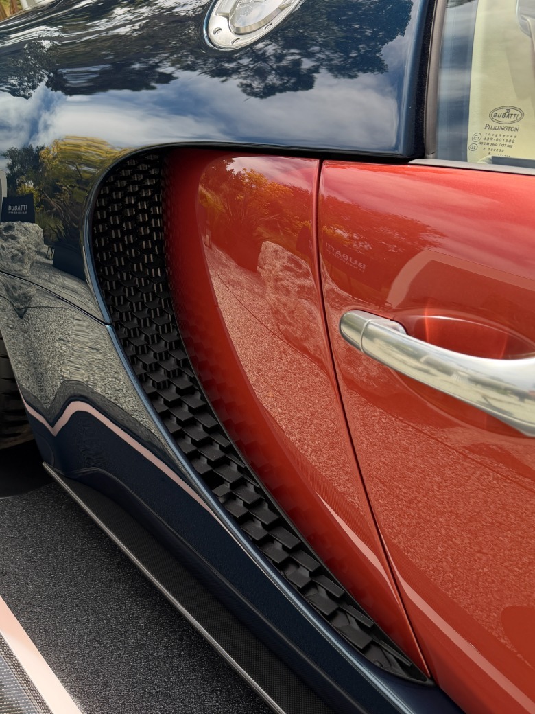 Side vent detail of a Bugatti Veyron