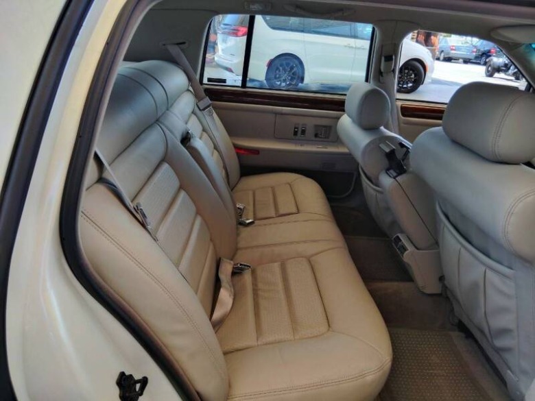 1996 Cadillac Deville Concours rear seating image