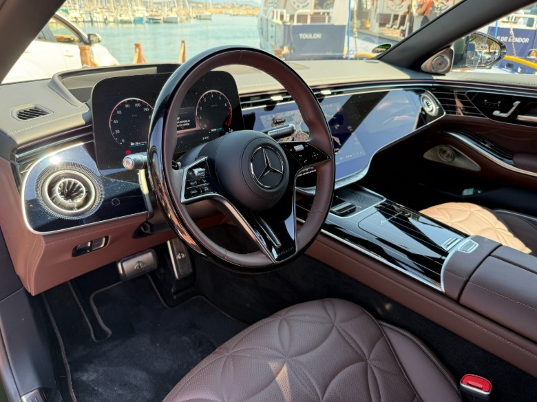 2027 Mercedes-Maybach S580 dashboard