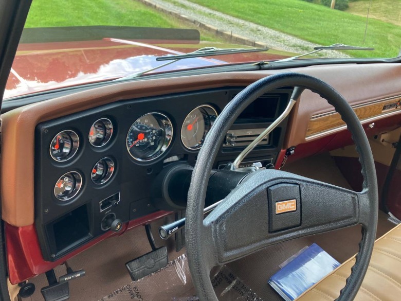1977 GMC Sierra Grande 2500 Pickup instrument panel image