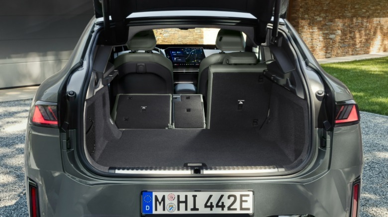 Cargo space of a BMW iX4