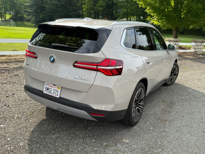 2025 BMW X3 xDrive30 rear 3/4 view