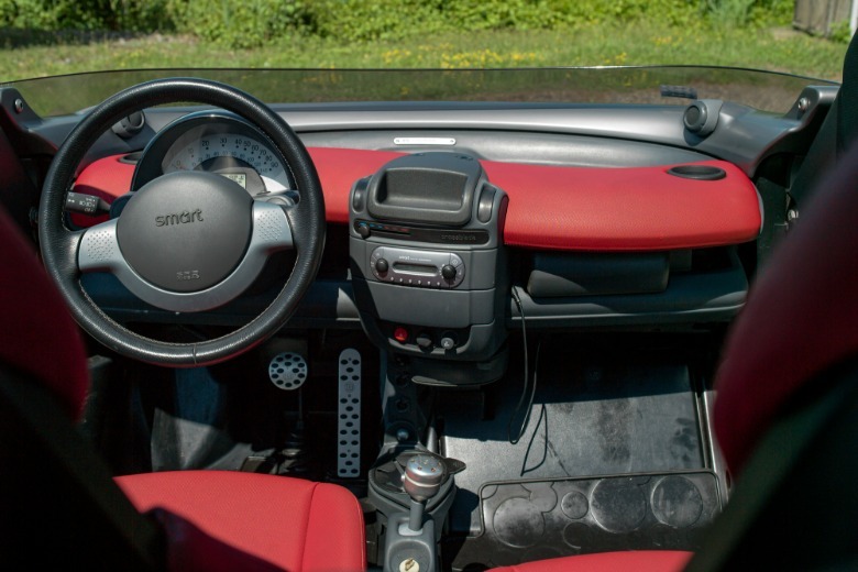 2003 Smart Crossblade interior
