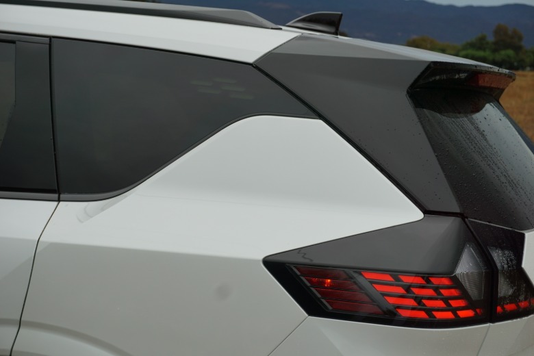 2027 Nissan Rogue Hybrid rear quarter panel
