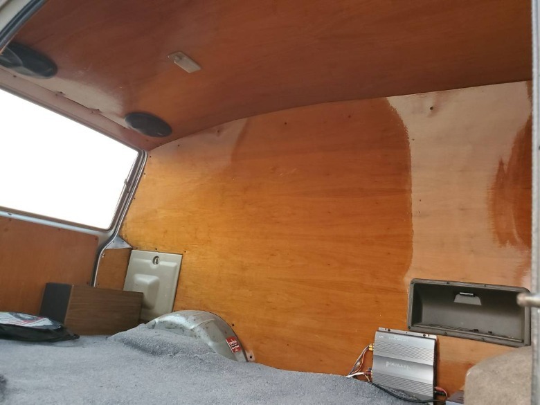 1987 Toyota 4WD Cargo Van interior paneling image
