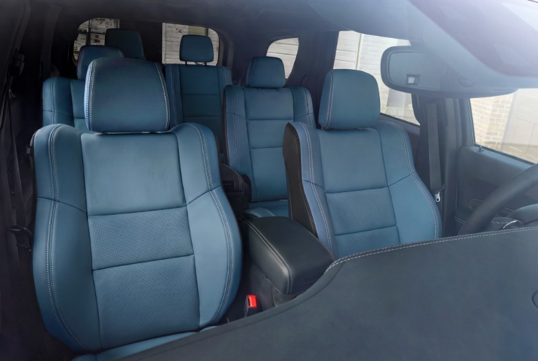 Front seats of the Dodge Durango Smokescreen concept