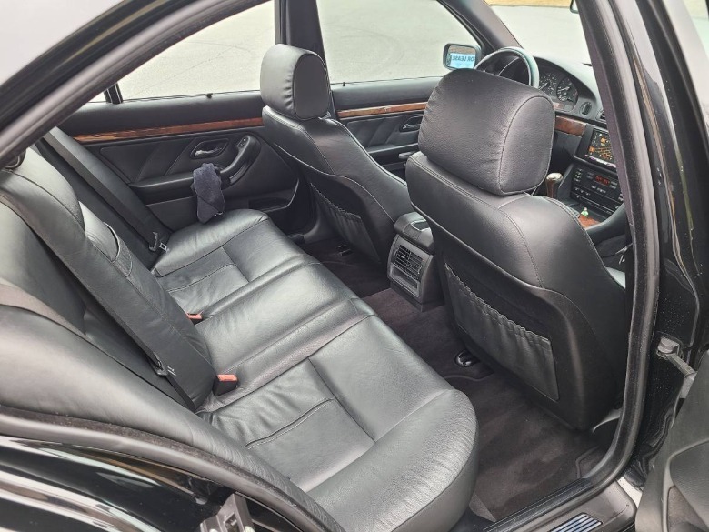 2003 BMW 540i M-Sport Interior image