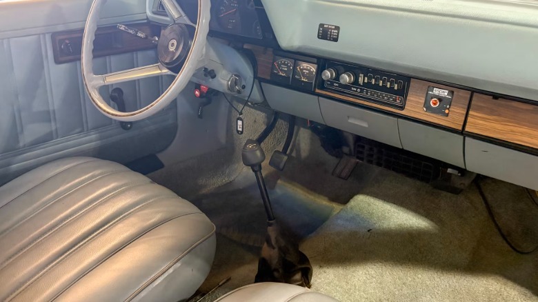 1980 Jet Electra 007 interior